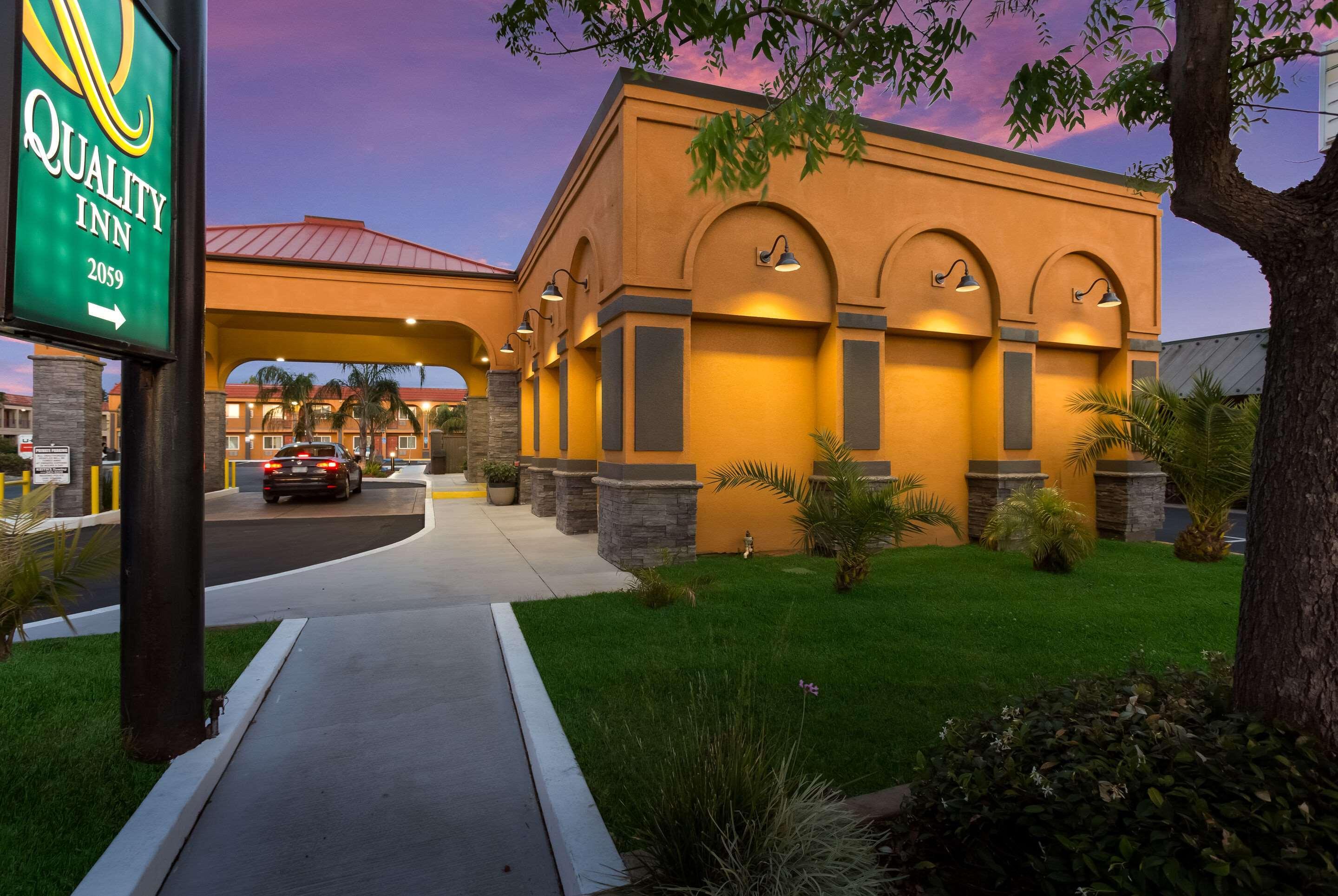 Quality Inn Redding Near I-5 Exteriér fotografie