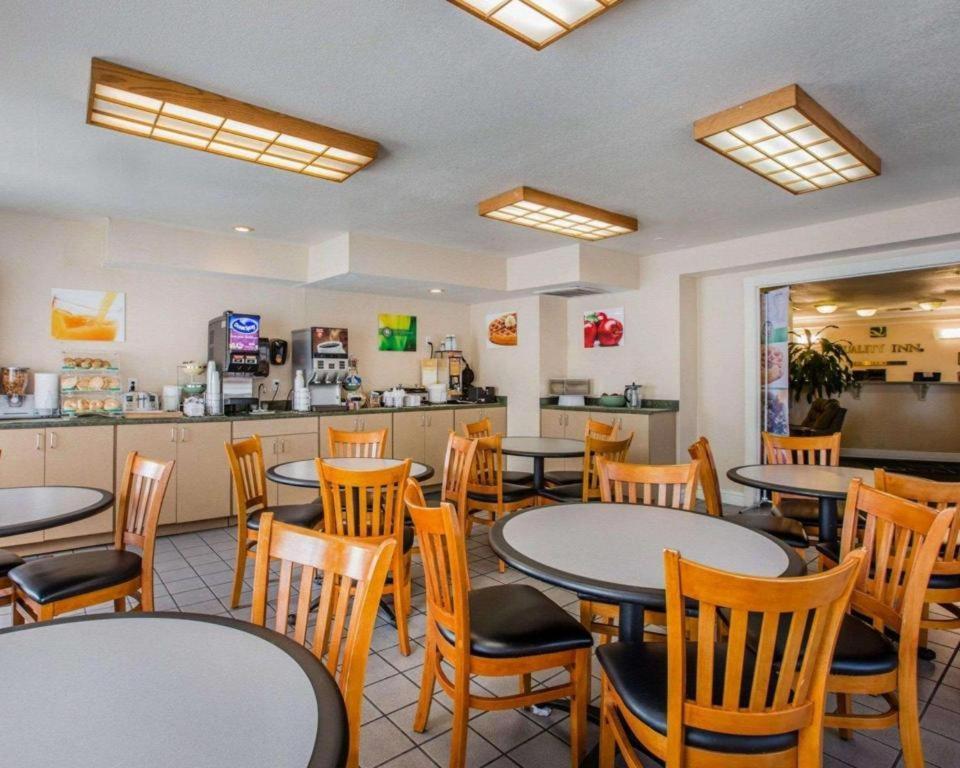 Quality Inn Redding Near I-5 Exteriér fotografie