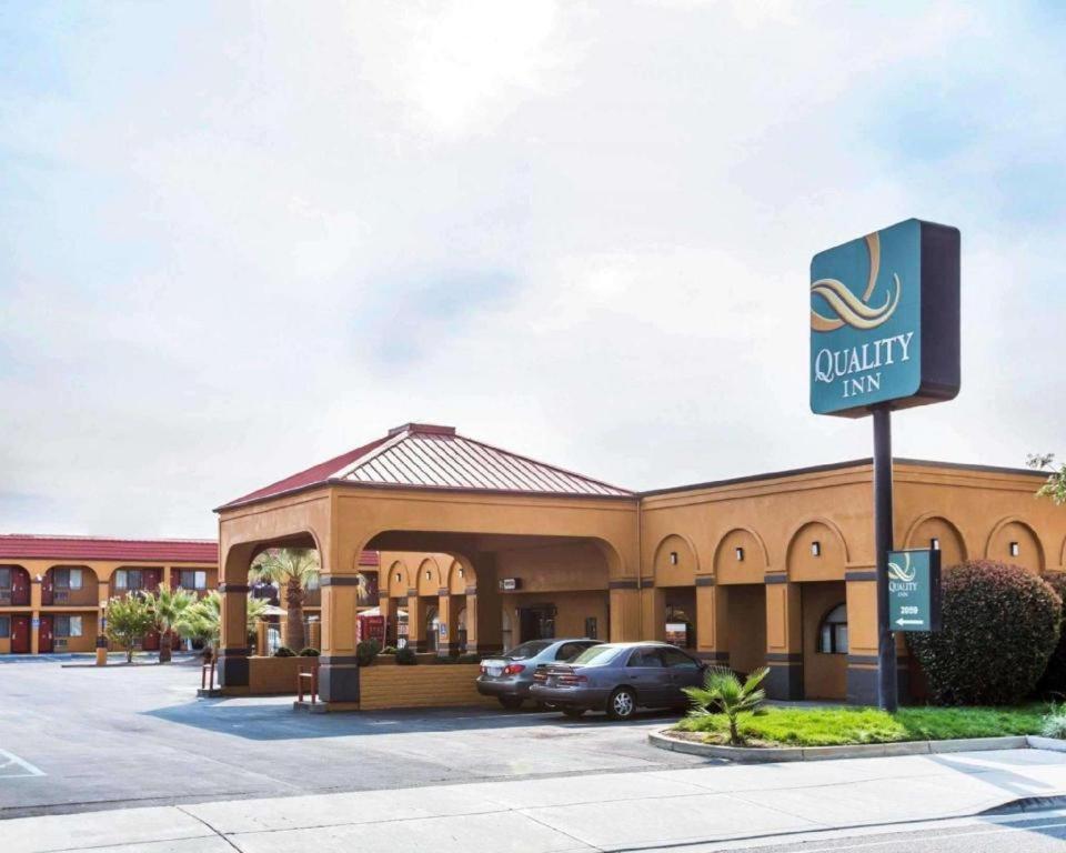 Quality Inn Redding Near I-5 Exteriér fotografie